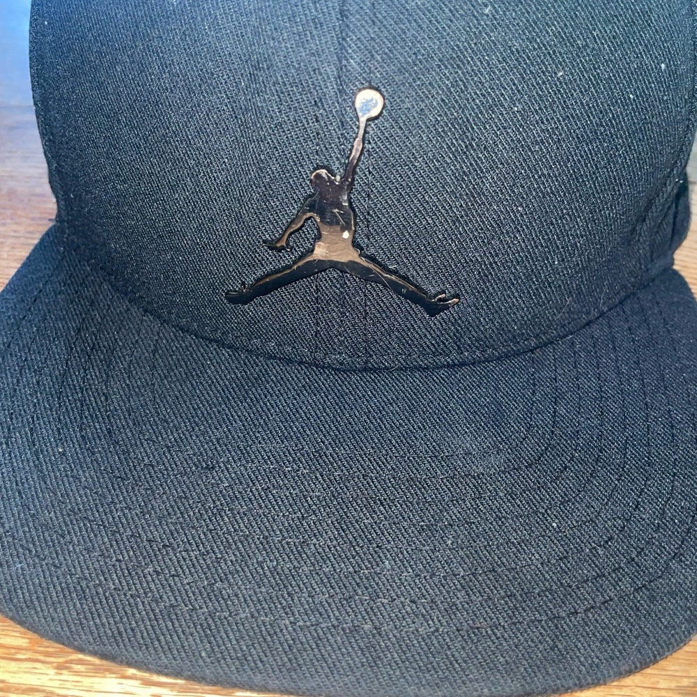 JORDAN JUMPMAN CLASSIC99 METAL LOGO STRAPBACK HAT YOUTH OSFA